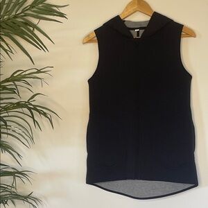 Lululemon Reversible Vest | Black & Gray | Size 6 | Hooded Stretchy Layer